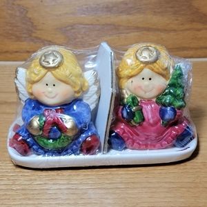 New Vintage Christmas Angels Salt and Pepper Shaker Set With Tray.